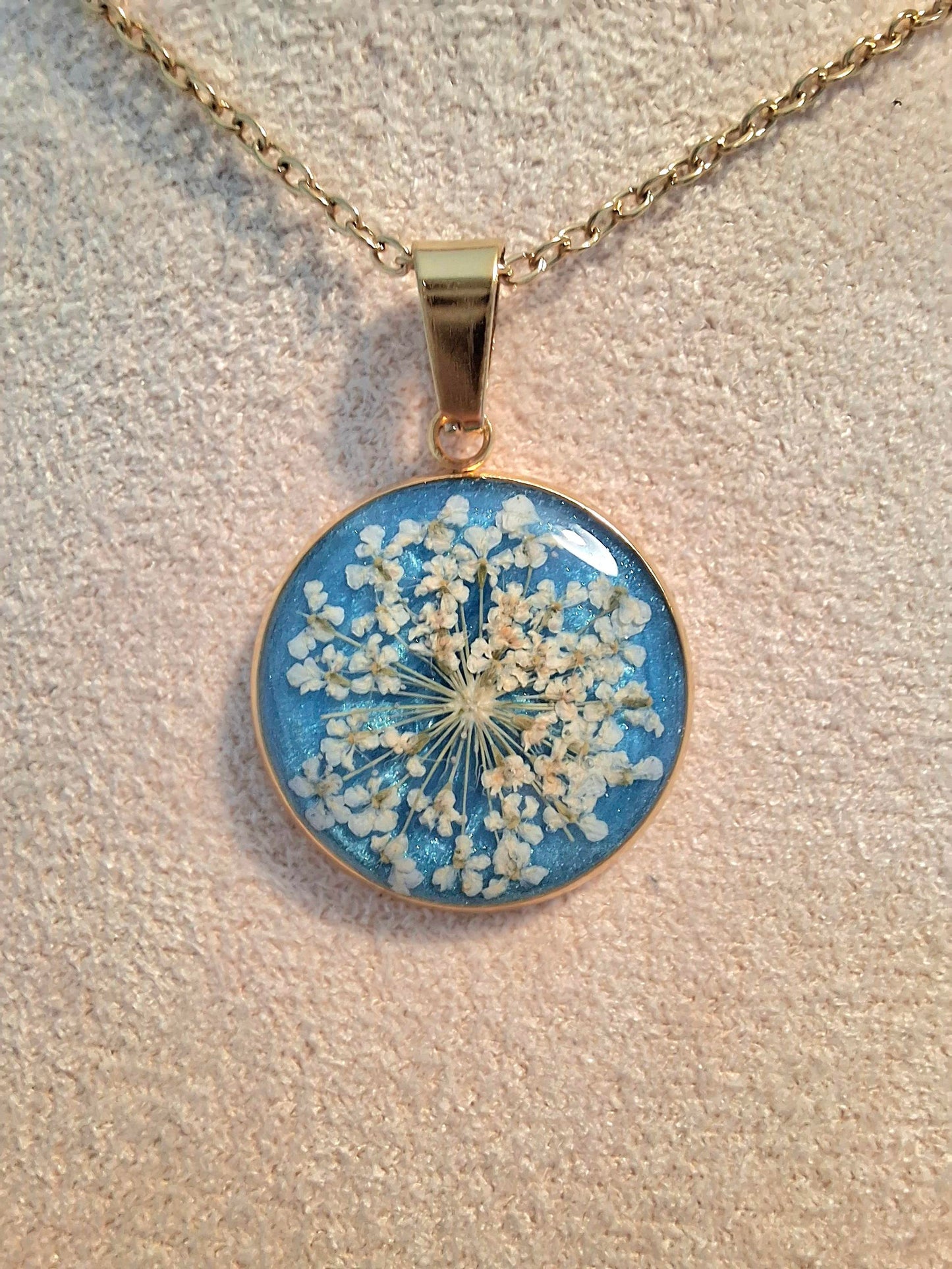 Real flower bracelet/necklace workshop- 4 on The High Street, Hatfield Doncaster, 18th July 2026 3:30pm