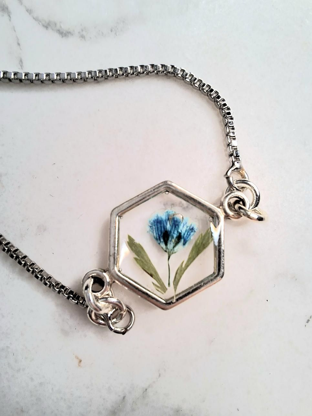Real flower silver hexagon slider bracelet
