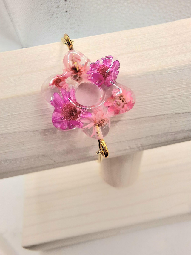 Preserved flower, irregular flower petal shape slider bracelet