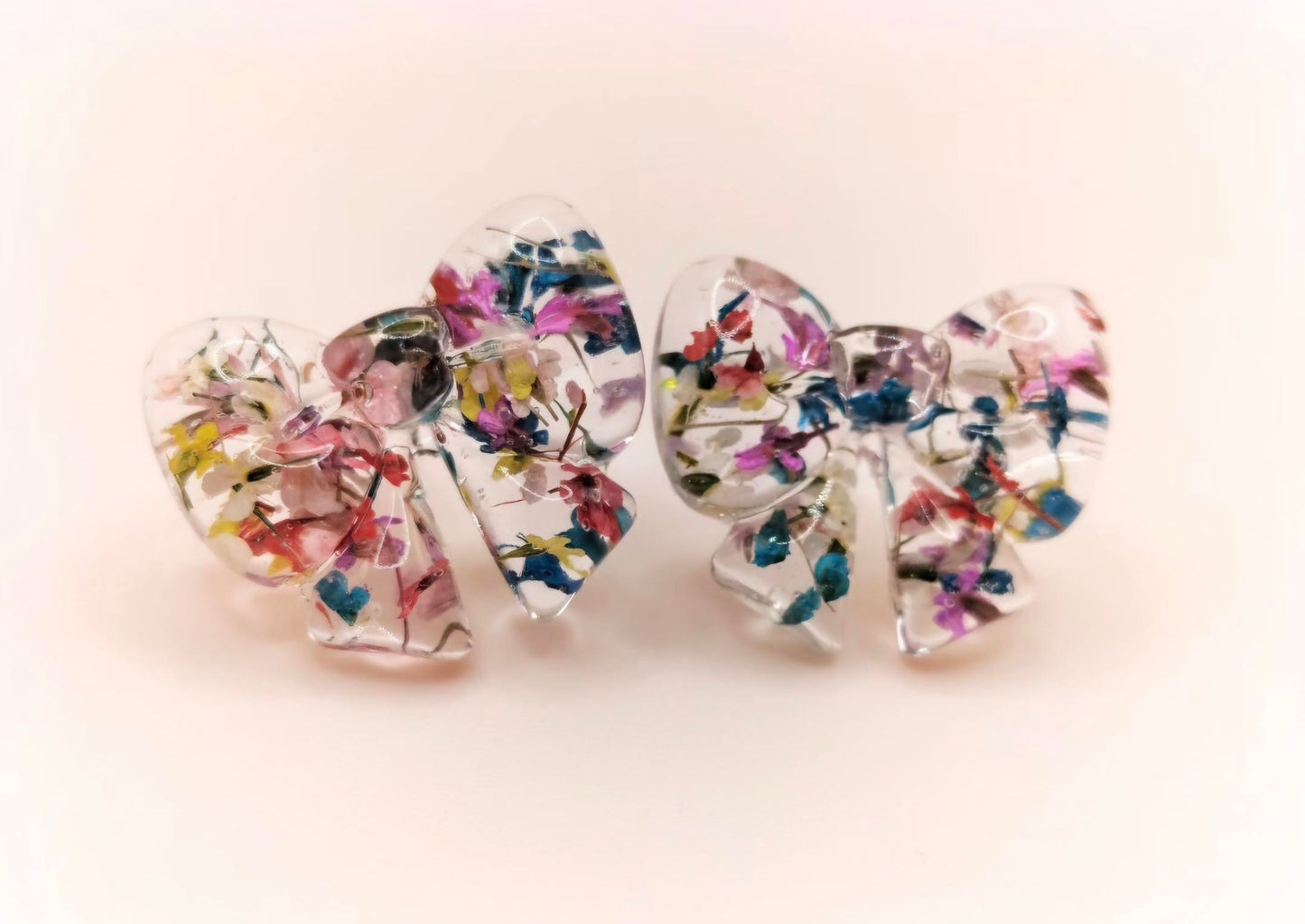 Preserved flower bow studs