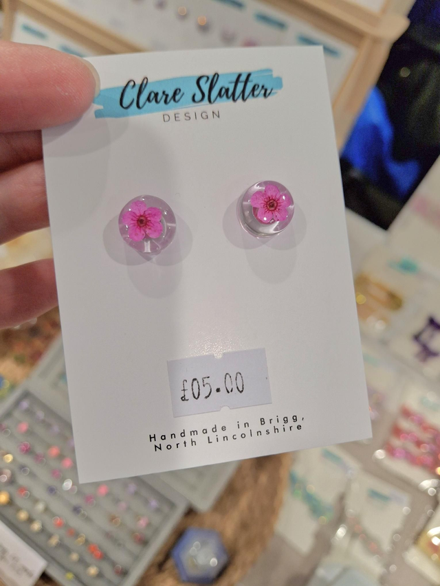 Real flower resin flower circle stud earrings