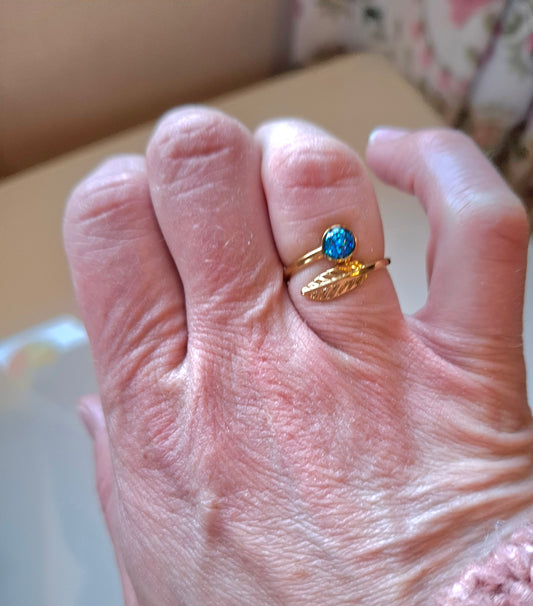 Adjustable stainless steel gold leaf ring