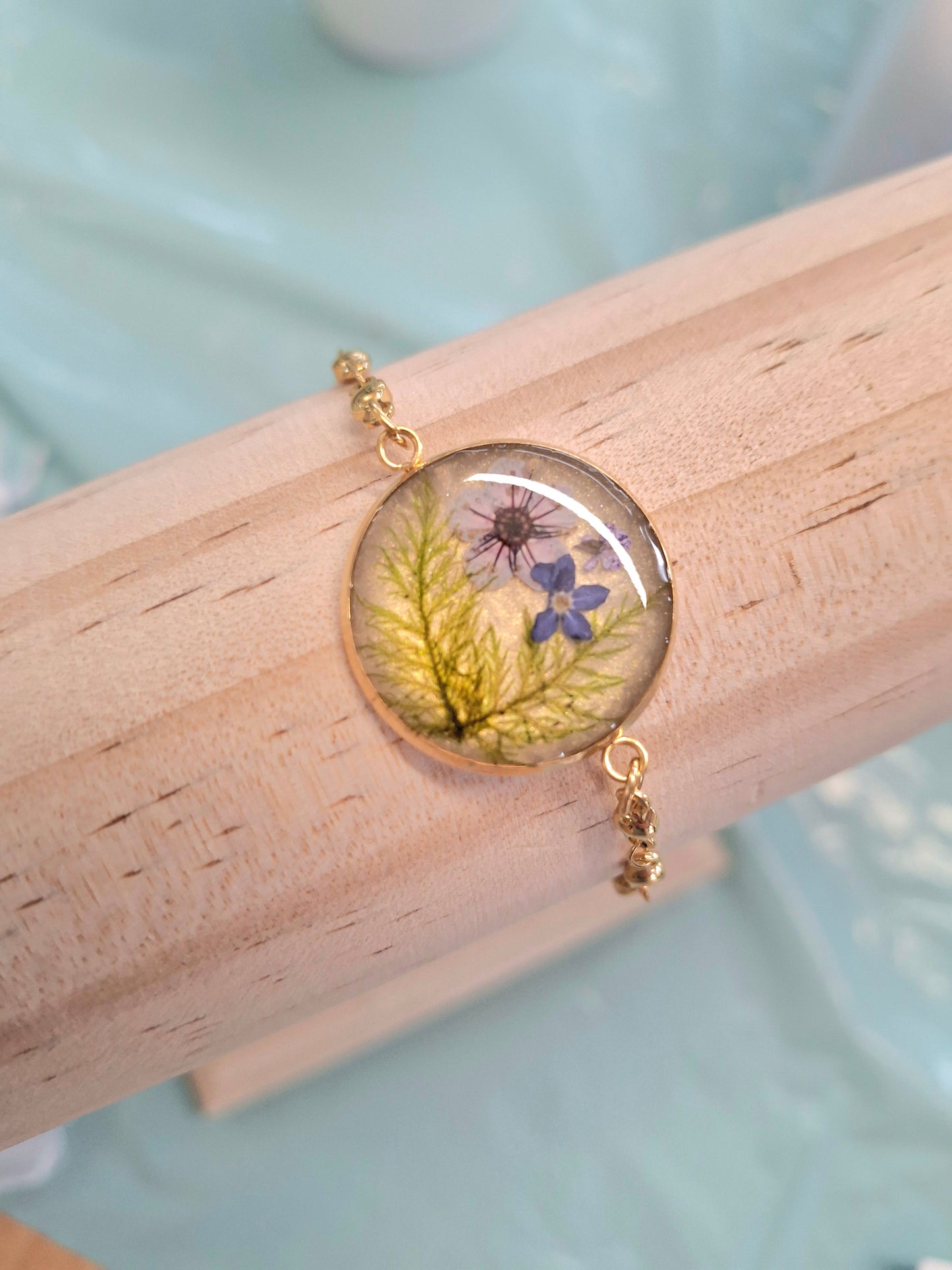 Real flower bracelet/necklace workshop- 4 on The High Street, Hatfield Doncaster, 18th July 2026 3:30pm