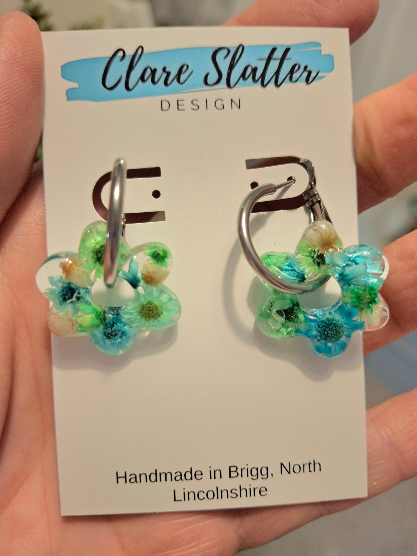 Real flower resin flower hoops (available in different colours)