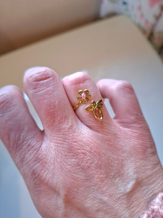 Adjustable stainless steel gold flower statement ring