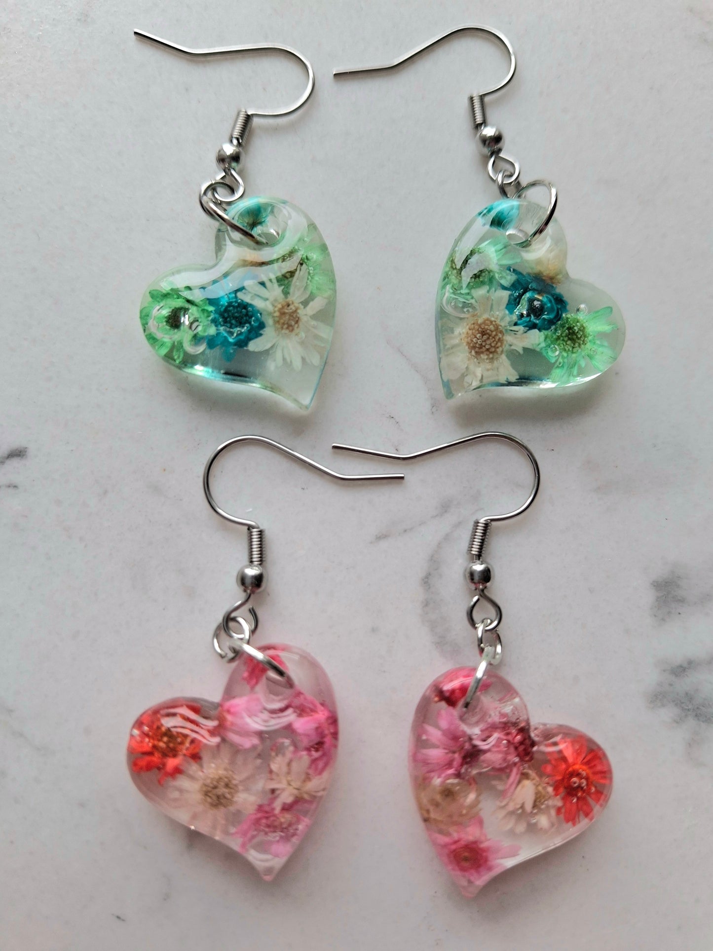 Real flower resin heart dangles