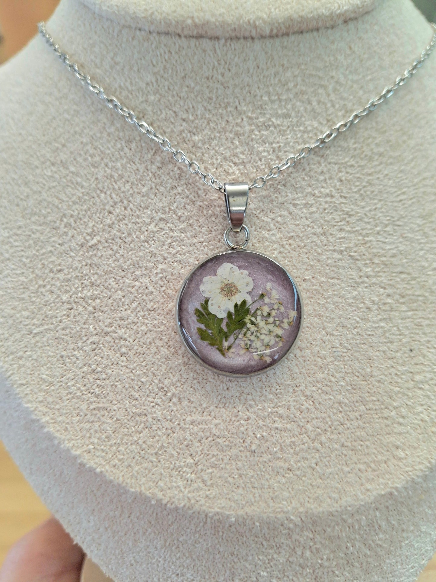Real flower bracelet/necklace workshop- 4 on The High Street, Hatfield Doncaster, 18th July 2026 3:30pm
