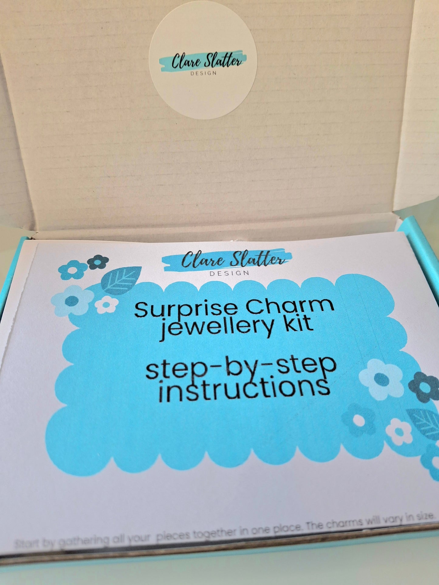 Surprise charm necklace kit