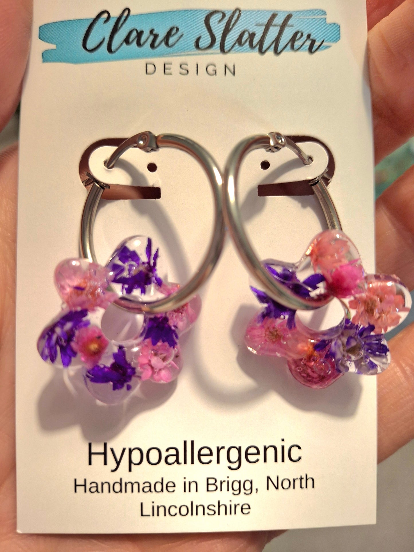 Real flower resin flower hoops (available in different colours)