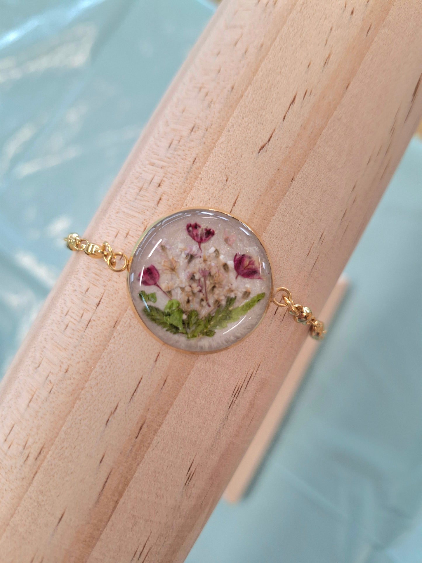 Real flower bracelet/necklace workshop- 4 on The High Street, Hatfield Doncaster, 18th July 2026 3:30pm