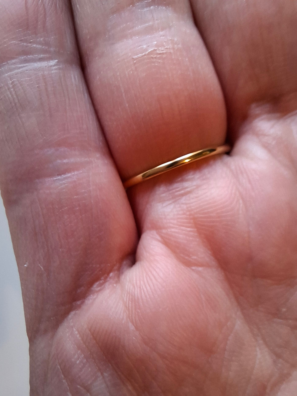 Adjustable stainless steel gold leaf ring