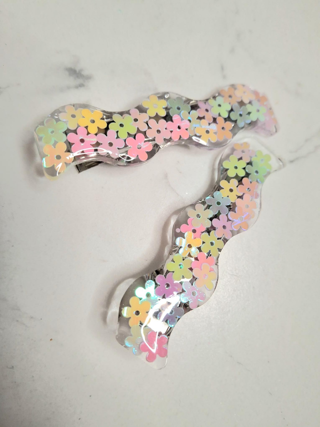 Spring flowers wiggle clip pair