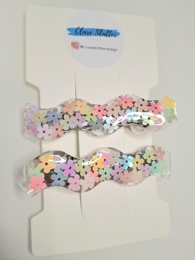 Spring flowers wiggle clip pair