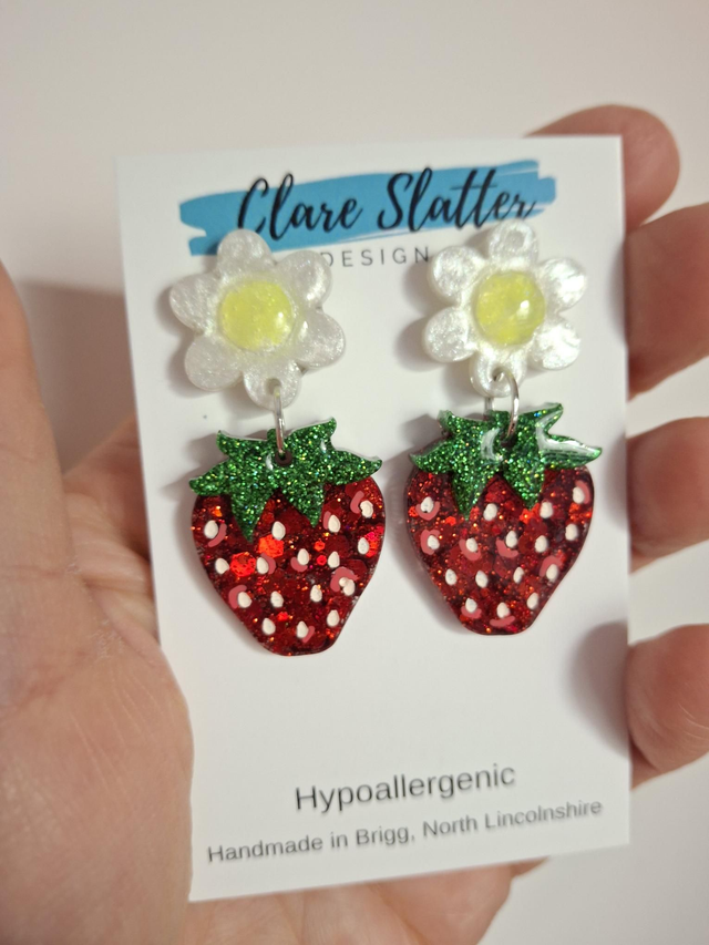Strawberry resin dangles (with or without flower)